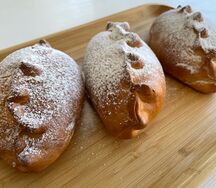 Булочка с клубникой