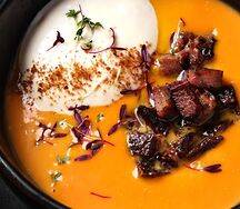 Пряный тыквенный суп с брискетом 