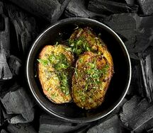 Печеный картофель на углях 