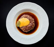 Бифстейк из говядины c гелем из желтка