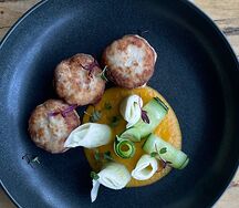 Биточки из индейки с соусом из тыквы