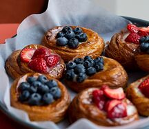 Дениш с ягодой