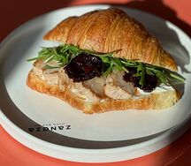 Круассан с курицей