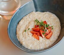 Овсяная каша на растительном молоке