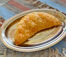 Чебурек с бананом и шоколадом