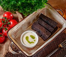 Гренки чесночные с соусом тартар