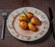 Мини-картофель с розмарином