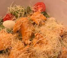 Салат Цезарь с курицей