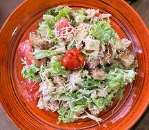Салат Цезарь с курицей