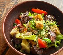 Салат с баклажаном и сердцами