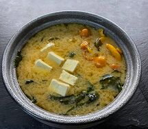 Мисо-суп с тофу и грибами