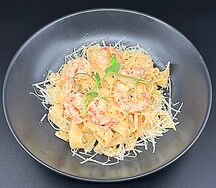 Феттуччине с тигровой креветкой и грибами