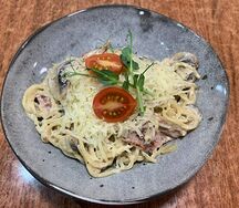 Паста с ветчиной и грибами
