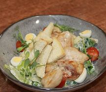 Салат Цезарь с куриной грудкой