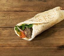 Шварма с бараниной и соусом сацебели