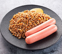 Сосиски с гарниром и соусом на выбор