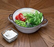 Боул с киноа и овощами
