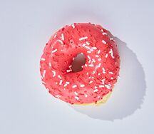 Донат с кремовой начинкой