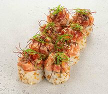Ролл с опаленным лососем и тунцом (8 шт)