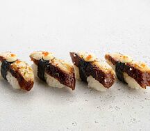 Суши с угрем (4 шт)