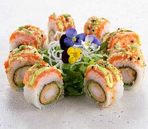 Ролл с опаленным лососем и креветкой темпура (8 шт)