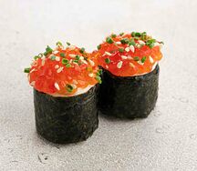 Суши с красной икрой (2 шт)