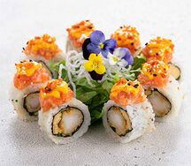 Ролл с опаленным лососем и сырным соусом (8 шт)