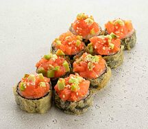 Темпура ролл с лососем (8 шт)