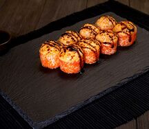 Ролл запеченный с лососем