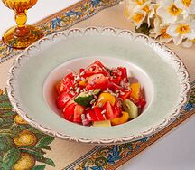 Овощной салат с семечками подсолнуха