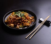 Ароматный рис с тофу и соусом Хойсин