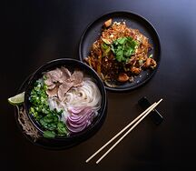 Фо-бо и лапша рисовая с курицей