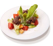 Цезарь с говяжьими щечками