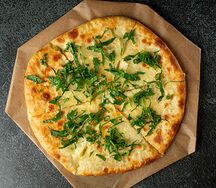 Хачапури с сыром и зеленью
