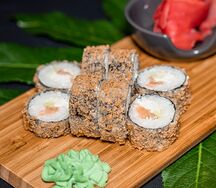 Жареный ролл кани макки