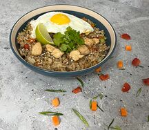 Рис с курицей и яйцом