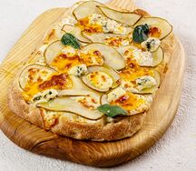 Пицца 4 сыра с грушей