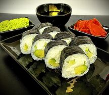 Маки с авокадо