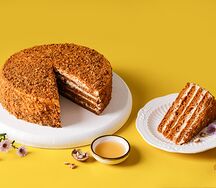 Торт Медовик с орехами классический