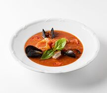 Томатный суп с морепродуктами