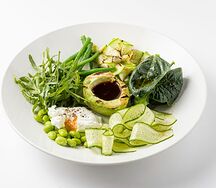 Зеленый салат с авокадо