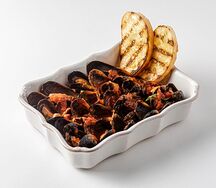 Мидии в томатном соусе с чиабаттой