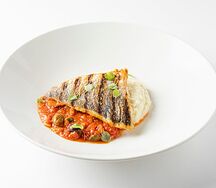 Дорадо с соусом путанеска