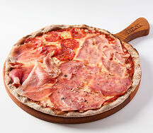 Ржаная пицца четыре салями