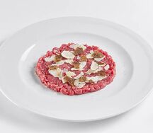 Тартар из говядины с трюфелем