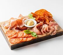 Ассорти из итальянских колбас