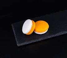 Макаруны Манго-маракуйя