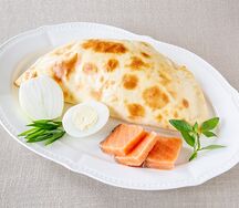 Кальцончини с красной рыбой