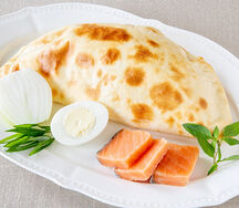 Кальцончини с красной рыбой