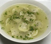 Пельмени с бульоном 
